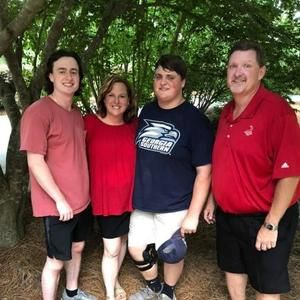 Meet your Posher, Miki